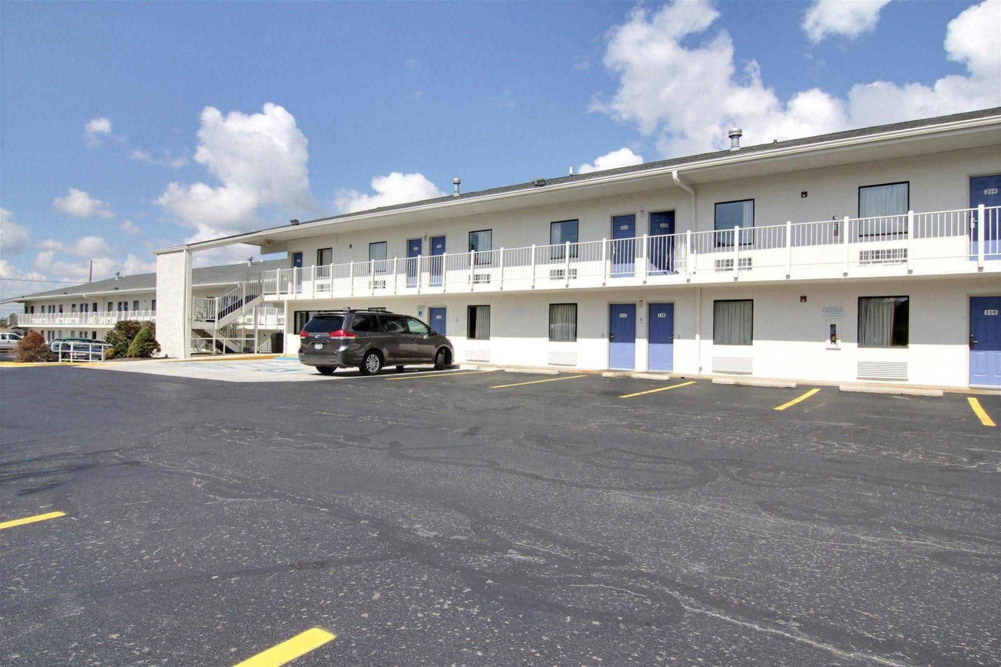 Motel 6-Middleburg Heights, Oh - Cleveland Exteriör bild