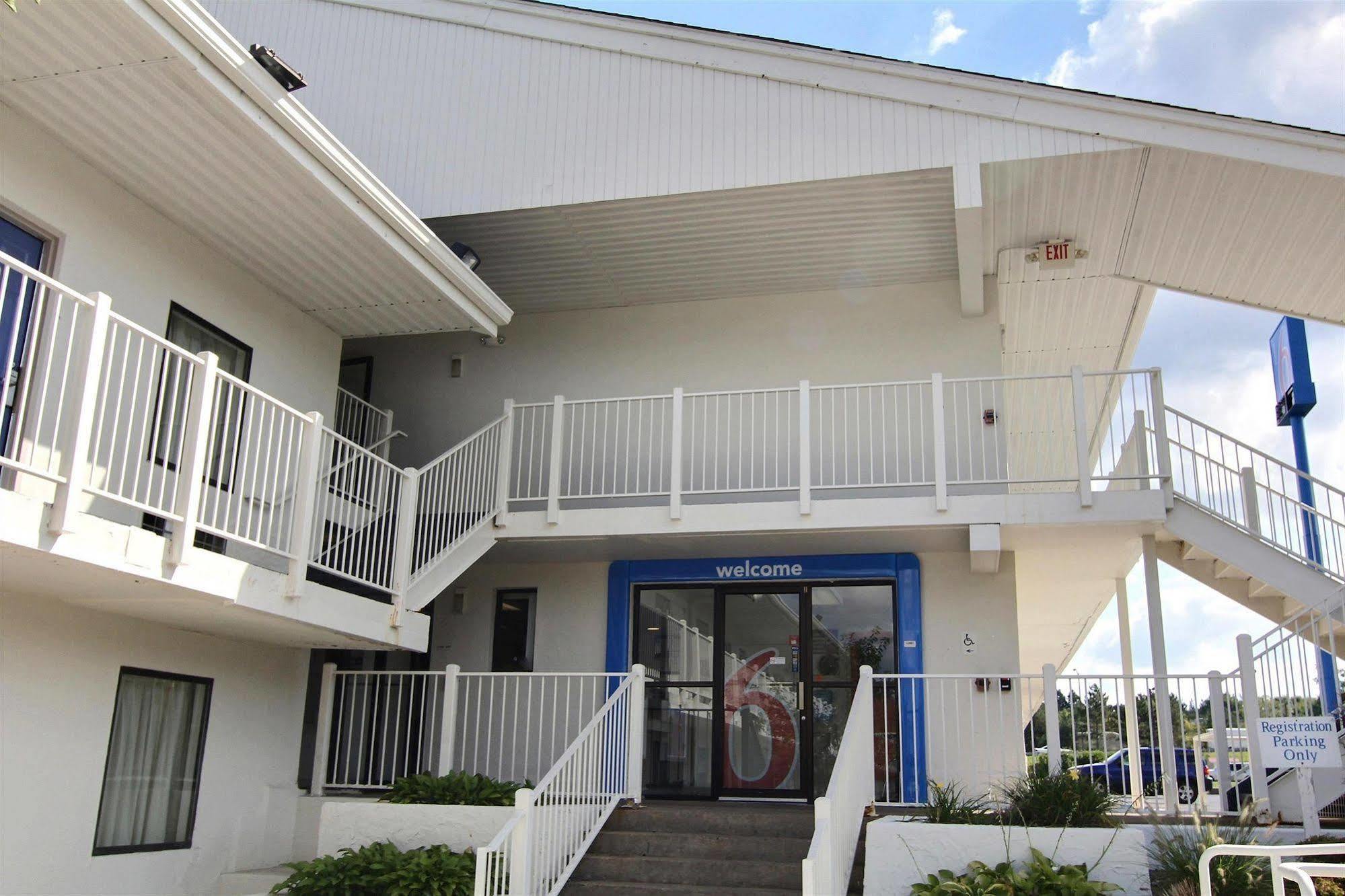 Motel 6-Middleburg Heights, Oh - Cleveland Exteriör bild